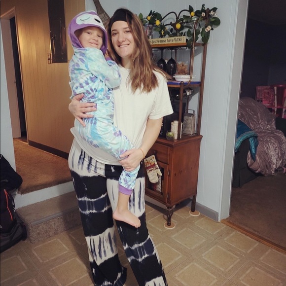 Meet your Posher, Katie - Picture 2 of 4